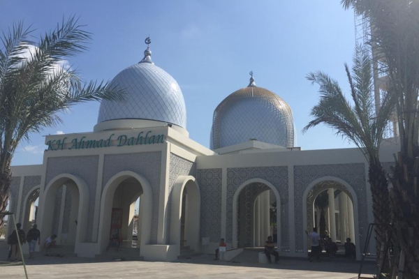 Masjid Ach Dahlan Bunder Gresik