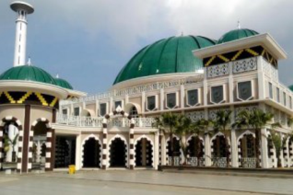 Masjid Raya At-Taqwa Metro Lampung – 33 m